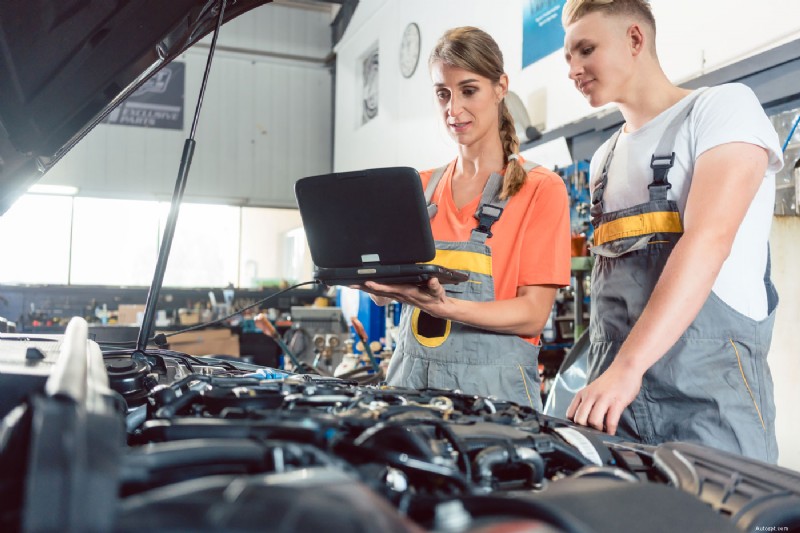 5 základních automobilových dovedností, které musí dospívající zvládnout 