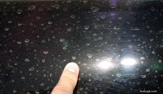 Efektivní způsoby, jak odstranit vodní skvrny z vašeho auta 