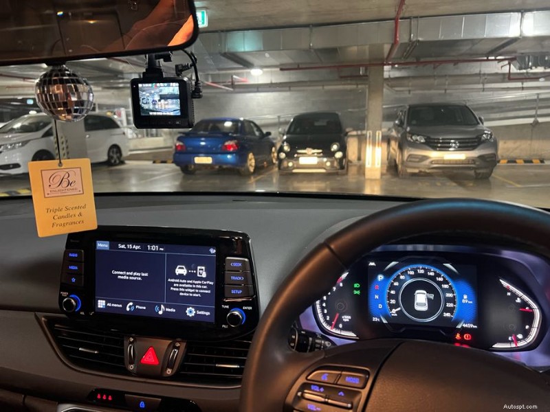 Profesionální instalace jednokanálové palubní kamery – záznam zepředu 