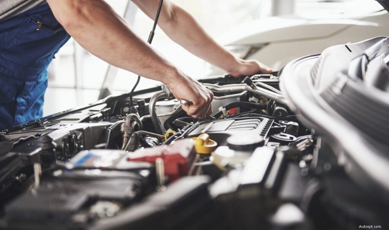Průvodce krok za krokem:Jak rychle a bezpečně nastartovat auto 