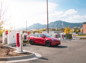 Consumer Reports zjistil, že nabíjecí sítě Tesla a Rivian mají výrazně méně problémů než konkurenti 