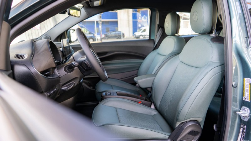 Recenze Fiat 500e Giorgio Armani z roku 2025:Proč tento elektromobil vyniká v módě Forward City 