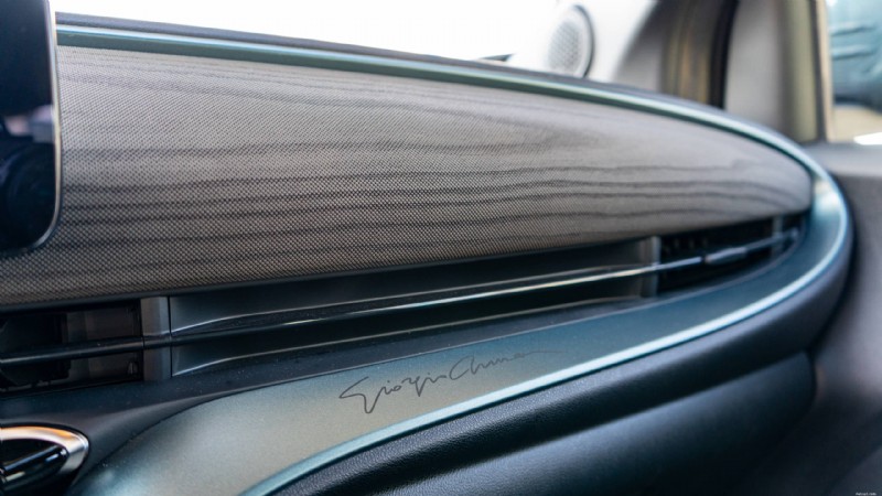 Recenze Fiat 500e Giorgio Armani z roku 2025:Proč tento elektromobil vyniká v módě Forward City 