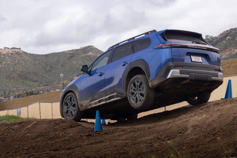 Subaru Trailseeker vs. Toyota bZ Woodland:Která platforma vítězí ve výkonu v terénu?