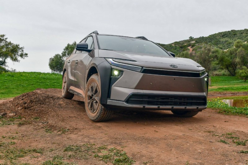 Subaru Trailseeker vs. Toyota bZ Woodland:Která platforma vítězí ve výkonu v terénu?