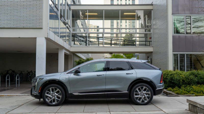 Recenze Cadillac Optiq z roku 2026:Luxusní kompaktní elektromobil, který nabízí styl, pohodlí a špičkovou technologii