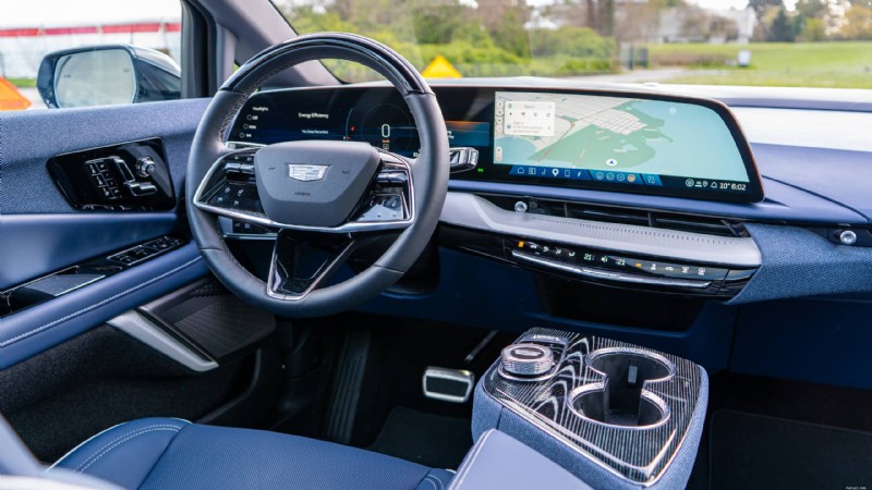 Recenze Cadillac Optiq z roku 2026:Luxusní kompaktní elektromobil, který nabízí styl, pohodlí a špičkovou technologii
