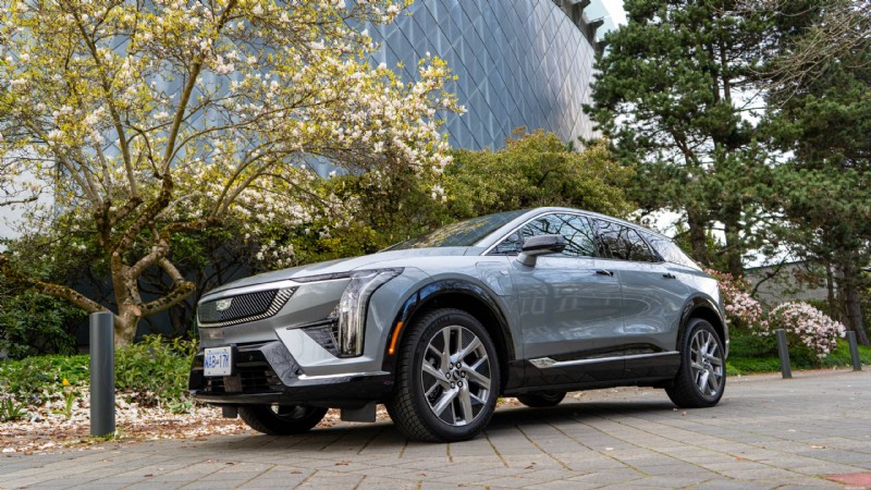 Recenze Cadillac Optiq z roku 2026:Luxusní kompaktní elektromobil, který nabízí styl, pohodlí a špičkovou technologii