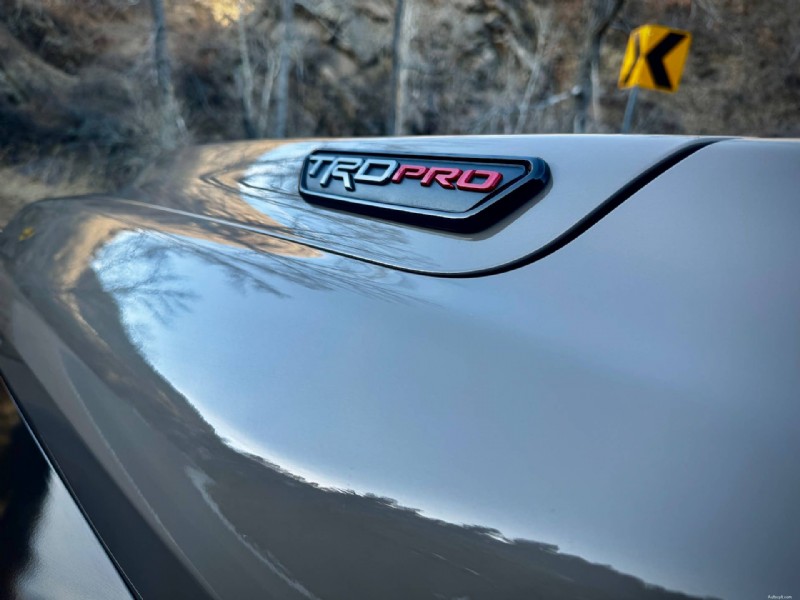 Proč Toyota Tacoma TRD 2026 převyšuje Trailhunter:5 klíčových výhod 