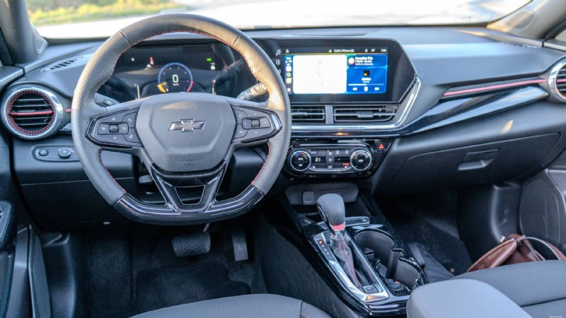 2026 Chevrolet Trax vs Nissan Kicks:Nezaujaté, hloubkové srovnání dvou kompaktních SUV