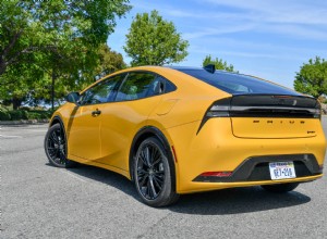 Toyota představuje Prius 2026:svěží design, barevné možnosti a bezkonkurenční spotřeba paliva 