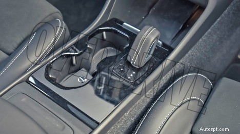 Standardní interiér dobíjecího vozu Volvo XC40 2022 – prémiový design a funkce
