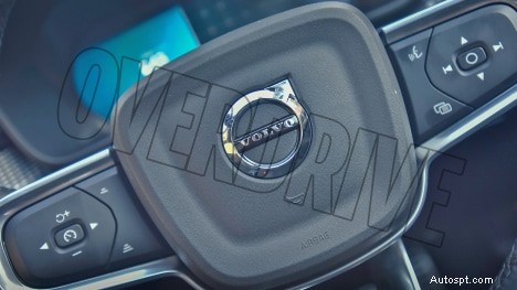 Standardní interiér dobíjecího vozu Volvo XC40 2022 – prémiový design a funkce