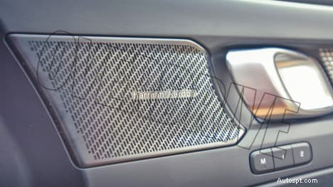 Standardní interiér dobíjecího vozu Volvo XC40 2022 – prémiový design a funkce