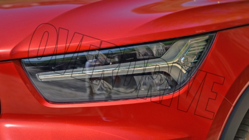 2022 Volvo XC40 Dobíjecí standard – přehled exteriéru