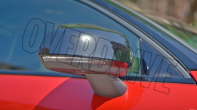 2022 Volvo XC40 Dobíjecí standard – přehled exteriéru