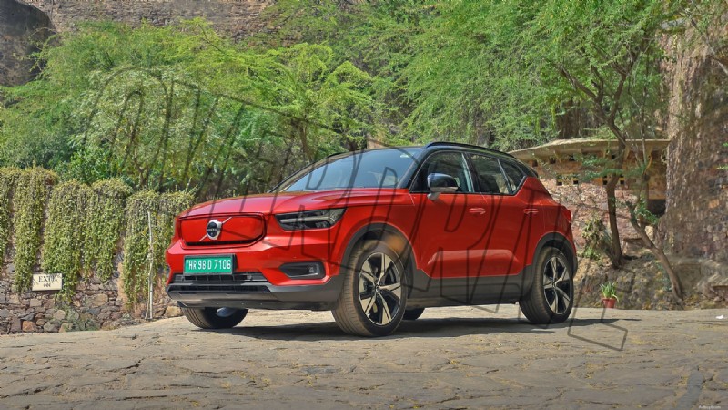 2022 Volvo XC40 Dobíjecí standard – přehled exteriéru