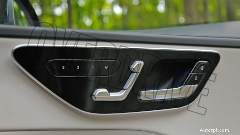 2022 Interiér Mercedes-Benz třídy C C200 – luxus, pohodlí a špičkový design 