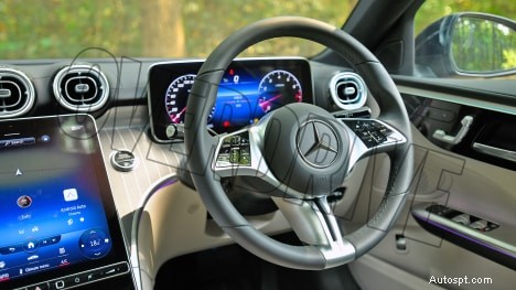 2022 Interiér Mercedes-Benz třídy C C200 – luxus, pohodlí a špičkový design 