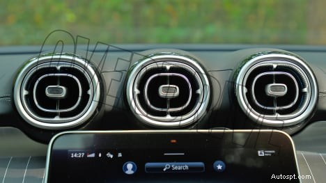 2022 Interiér Mercedes-Benz třídy C C200 – luxus, pohodlí a špičkový design 
