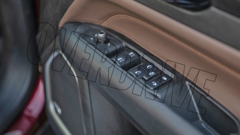 Uvnitř Jeepu Meridian Limited 2022:Luxusní funkce a pohodlí 