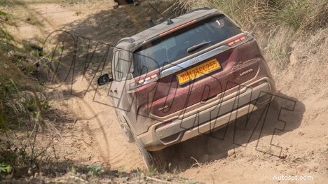 Prozkoumejte Jeep Meridian 2022 Limited Exterior – prémiový design a robustní výkon 