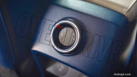 2022 Kia Carens Luxury Plus – 7místný, motor 1,5 l, 6rychlostní automatický interiér