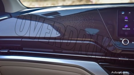 2022 Kia Carens Luxury Plus – 7místný, motor 1,5 l, 6rychlostní automatický interiér