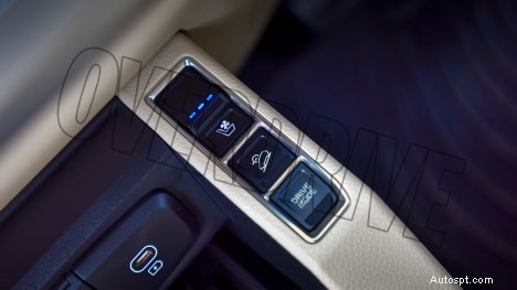 2022 Kia Carens Luxury Plus – 7místný, motor 1,5 l, 6rychlostní automatický interiér