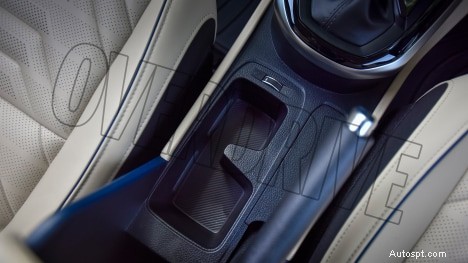 2022 Kia Carens Luxury Plus – 7místný, motor 1,5 l, 6rychlostní automatický interiér
