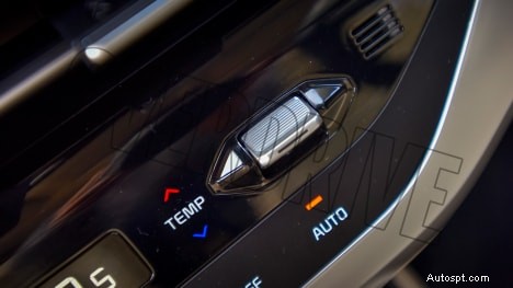 2022 Kia Carens Luxury Plus – 7místný, motor 1,5 l, 6rychlostní automatický interiér