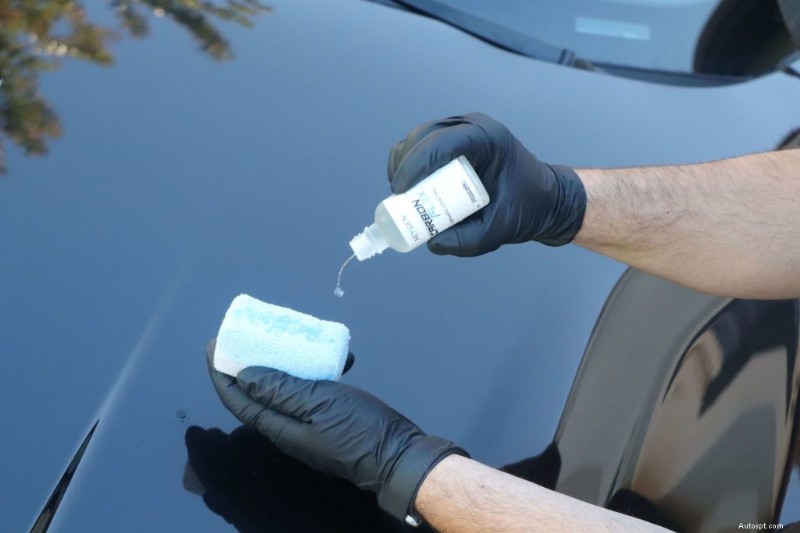 Vysvětlení keramického povlaku:Výhody, nevýhody a jak chrání vaše auto 