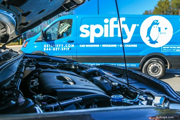 Péče o auto po letním výletě:Osvědčené tipy pro obnovení lesku a výkonu 