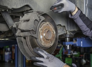 Vysvětlení brzdové kapaliny:Proč na ní záleží a jak ji udržovat 