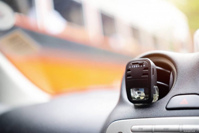 Jak udržet své auto svěží:Osvědčené tipy pro dlouhotrvající příjemné aroma 