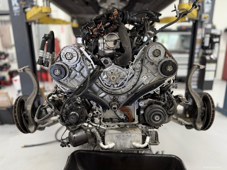 Smart Fix vs Good Fix:Výběr správné opravy pro úniky krytu rozvodů Porsche 