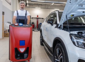 Odstraňování problémů s klimatizací vašeho auta:Příčiny a rychlá řešení pro spolehlivé chlazení 