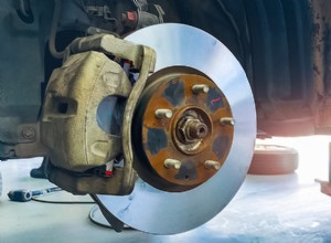 Severovýchodní autoservis:Komplexní průvodce bezpečností a údržbou automobilových brzd 