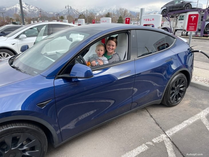 Můžete podnikat dlouhé cesty v plně elektrickém vozidle? Odborné tipy a strategie plánování 