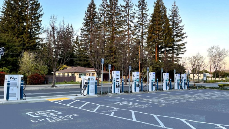California 2022 Building Code nařizuje nabíječky elektromobilů pro nový vývoj 