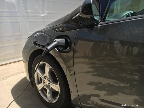 2017 Chevy Volt:Recenze 50 000 mil – výkon, spolehlivost a náklady na vlastnictví 