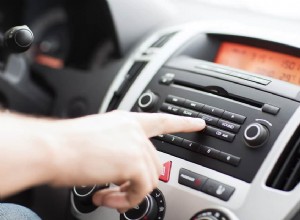 Proč se vaše auto stereo zapíná, ale nevydává žádný zvuk – běžné příčiny a rychlá řešení 