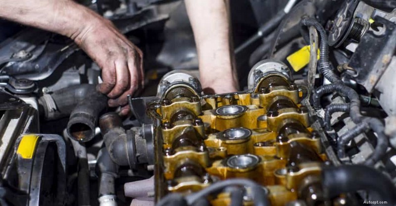Kolik stojí přestavba motoru? Kompletní průvodce 