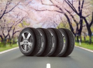 Rizika ponechání zimních pneumatik na autě po jaru 
