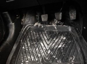 Efektivní způsoby, jak odstranit skvrny od soli z interiéru auta 