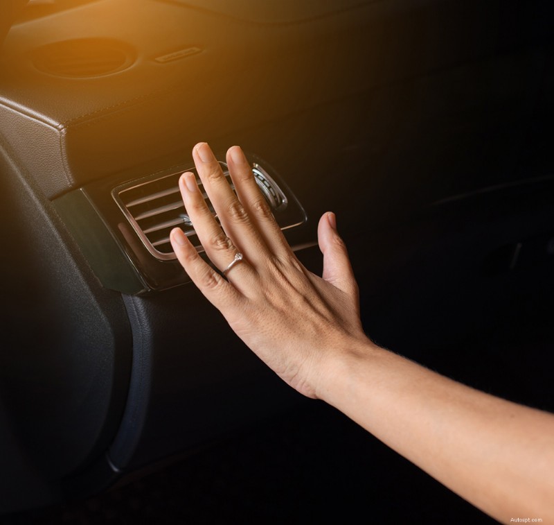 Volba mezi dvouzónovou a jednozónovou klimatizací automobilu:Praktický průvodce 