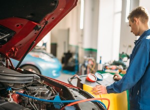 Téměř století automobilové klimatizace:od roku 1933 luxus až po standard 50. let 