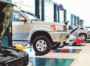Vysvětlení klepání motoru:Příčiny, příznaky a jak jej opravit 