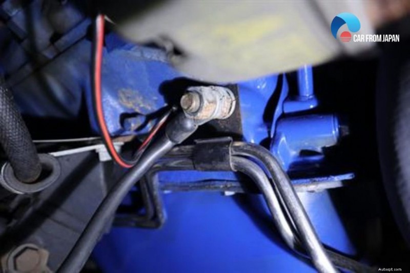 Proč vaše auto po týdnu nečinnosti nenastartuje:Běžné příčiny a rychlá řešení 