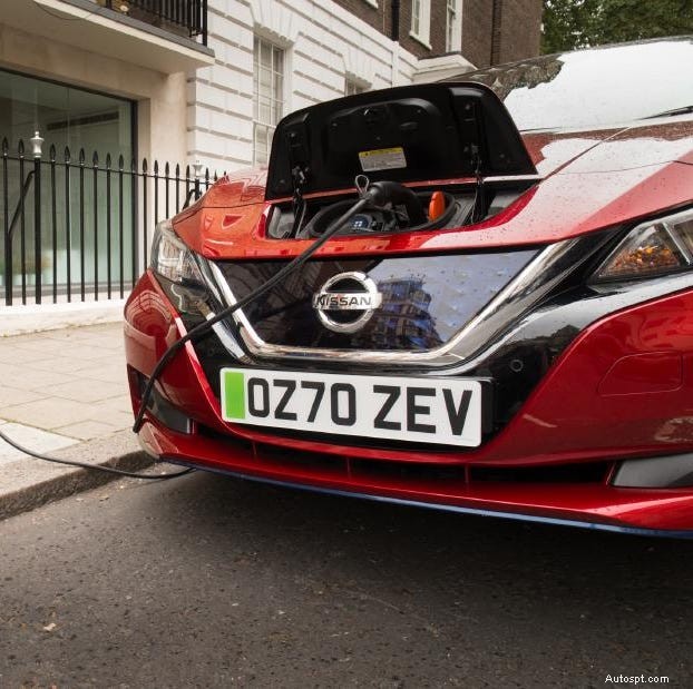 Vše o zelených poznávacích značkách Nissan:způsobilost, funkce a jak je získat 